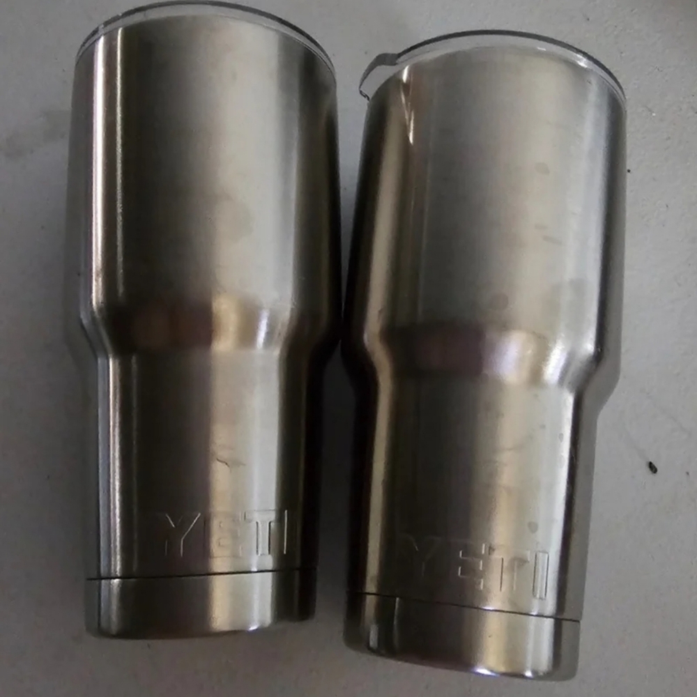 Lot Bundle Of 2 30oz YETI Ramble Tumblers in stainless steel